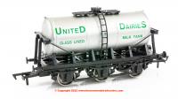 4F-031-027 Dapol 6 Wheel Milk Tanker - SR United Dairies livery